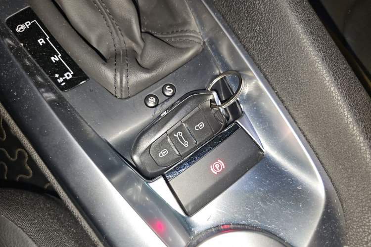 Used DS 6 2014 1.6T Luxury Edition THP160 Vehicle Key