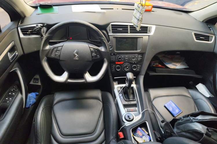 Used DS 6 2014 1.6T Luxury Edition THP160 Center Console