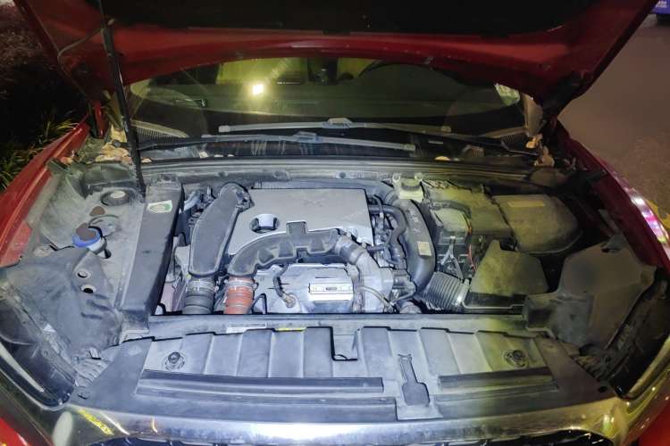Used DS 6 2014 1.6T Elegant Version THP160 Engine Bay