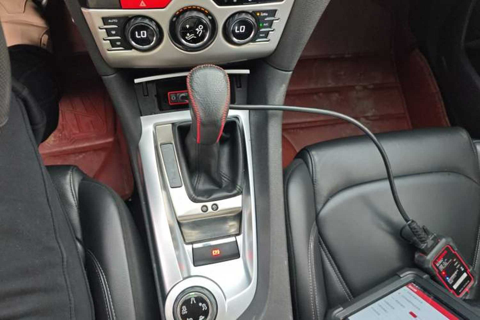 Used DS 6 2014 1.6T Luxury Edition THP160 Gear Lever