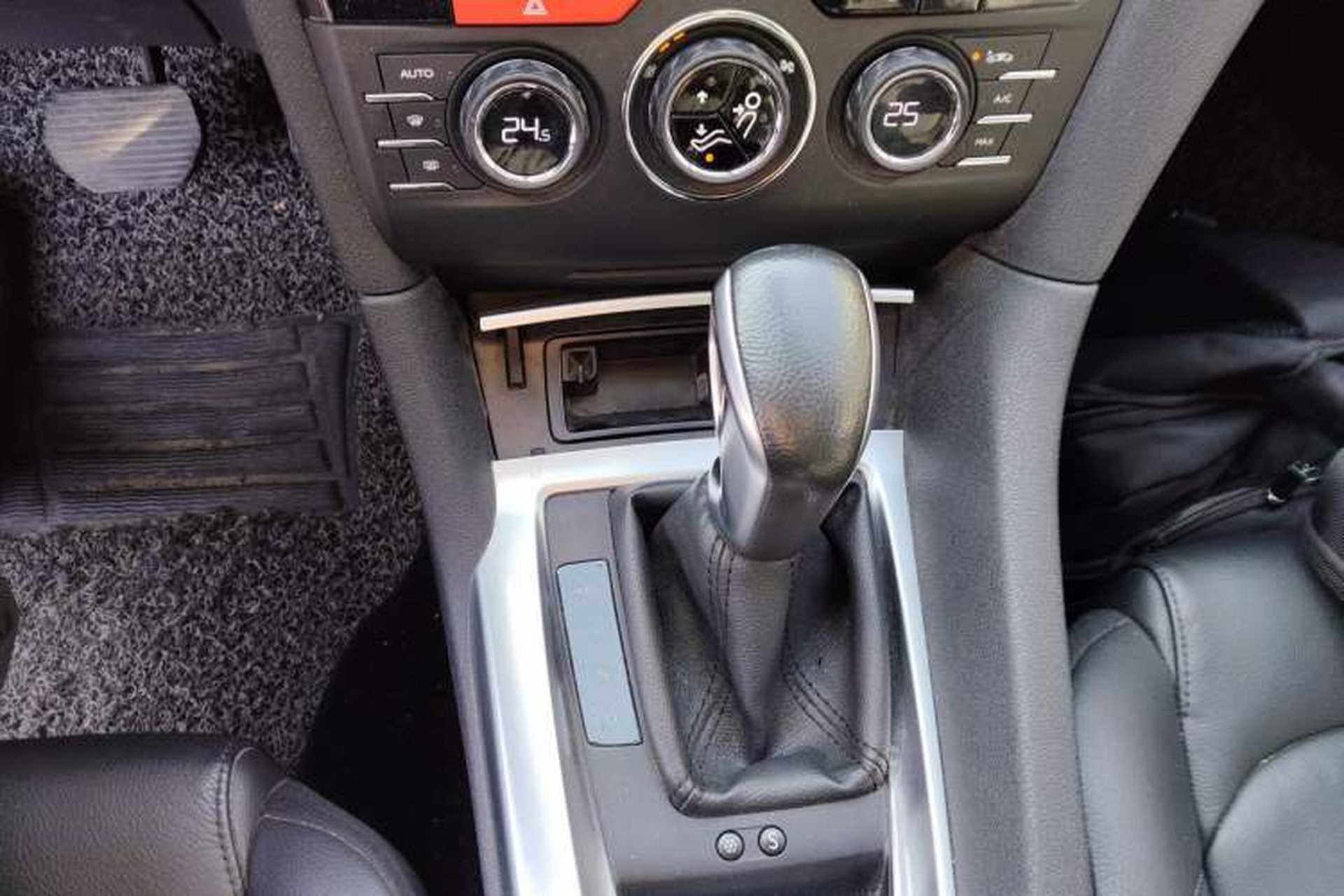 Used DS 6 2014 1.6T Luxury Edition THP160 Gear Lever