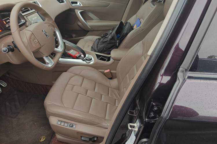 Used DS 6 2014 1.6T Prestige Edition THP200 Left Front Seat