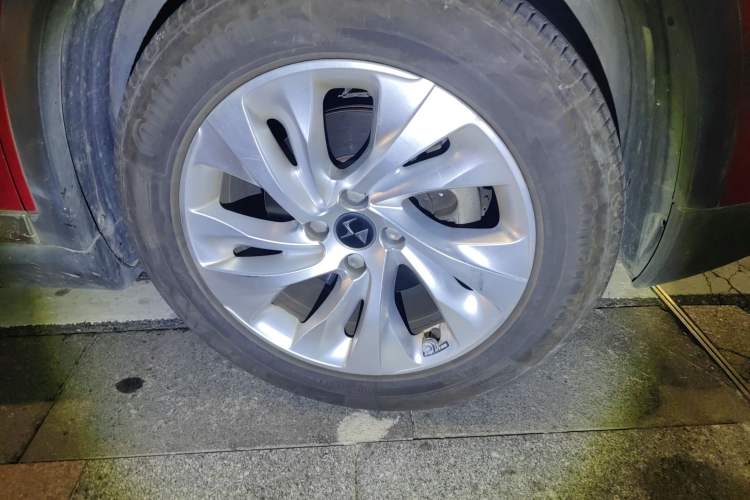 Used DS 6 2014 1.6T Elegant Version THP160 Right Front Wheel Hub