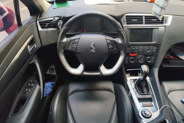 Used DS 6 2014 1.6T Luxury Edition THP160 Steering Wheel