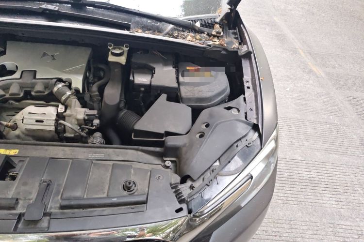 Used DS 6 2014 1.6T Luxury Edition THP160 Engine Bay Left