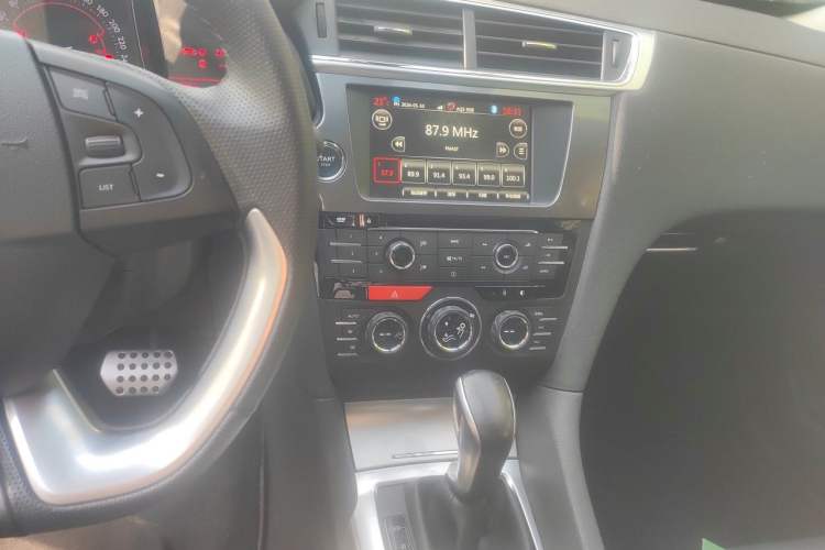 Used DS 6 2014 1.6T Luxury Edition THP200 Audio And AC Panel