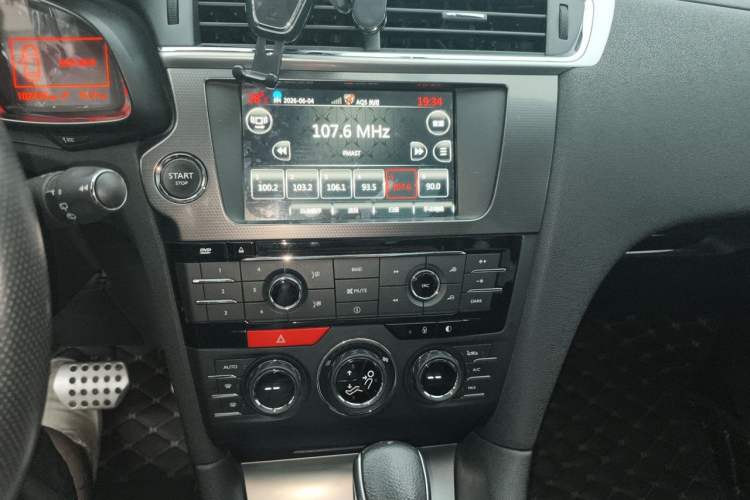 Used DS 6 2014 1.6T Luxury Edition THP200 Audio And AC Panel