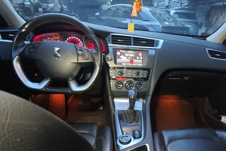 Used DS 6 2014 1.6T Luxury Edition THP160 Center Console