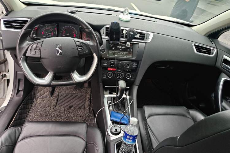 Used DS 6 2014 1.6T Luxury Edition THP160 Center Console