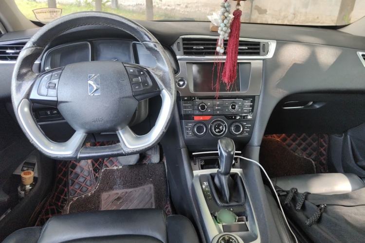 Used DS 6 2014 1.6T Luxury Edition THP160 Center Console