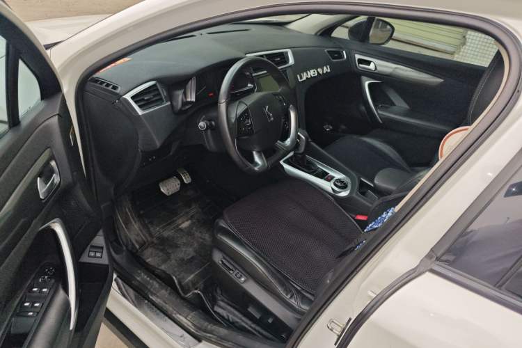 Used DS 6 2014 1.6T Luxury Edition THP200 Driver Seat