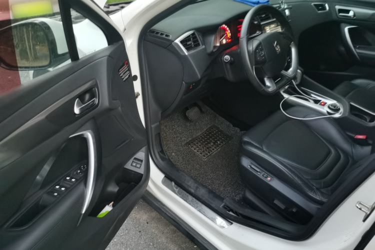 Used DS 6 2014 1.6T Elegant Version THP160 Driver Seat