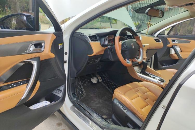 Used DS 6 2014 1.6T Prestige Edition THP160 Driver Seat