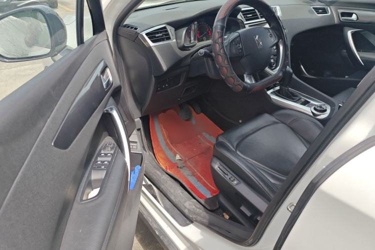 Used DS 6 2014 1.6T Luxury Edition THP160 Driver Seat