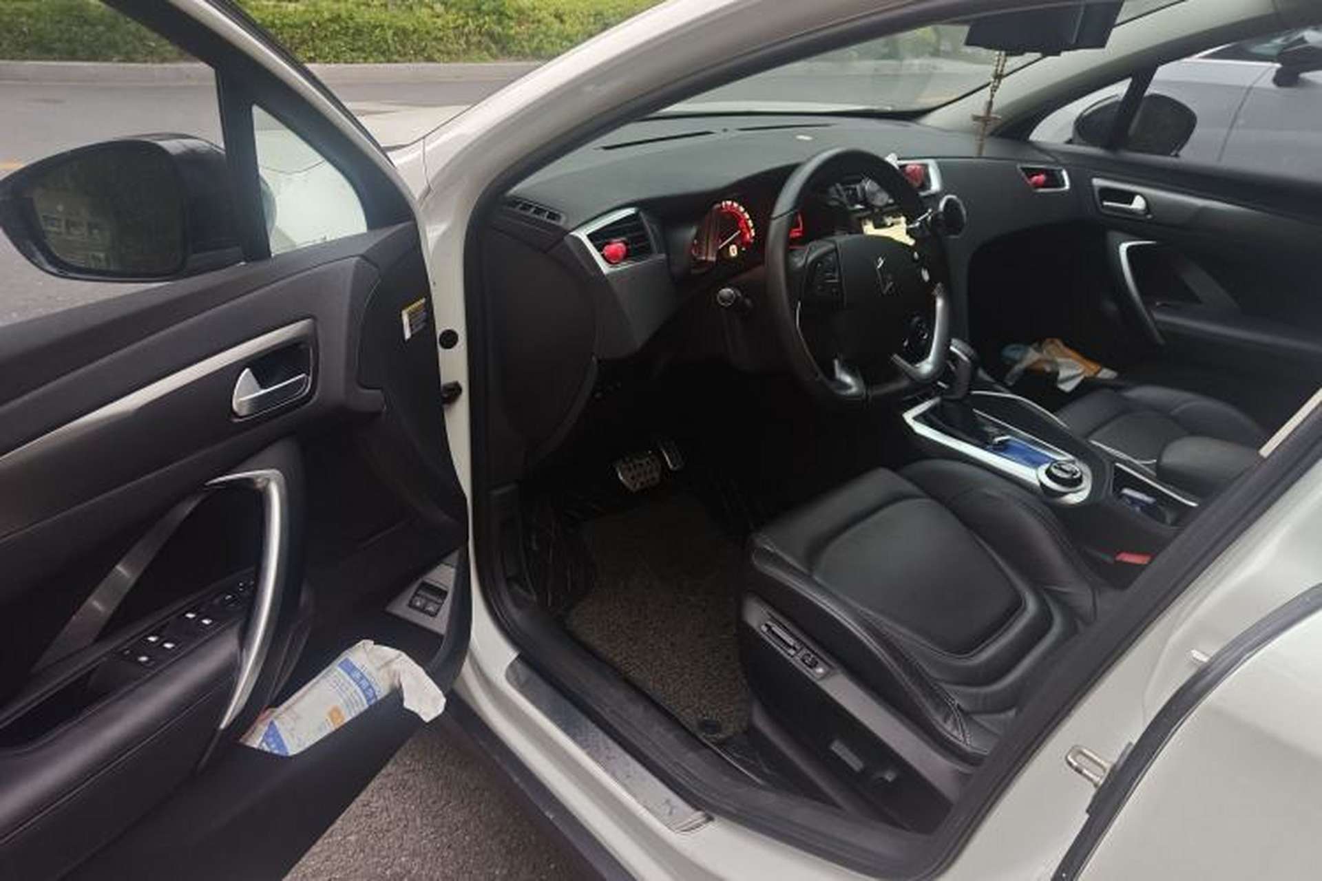 Used DS 6 2014 1.6T Luxury Edition THP200 Driver Seat