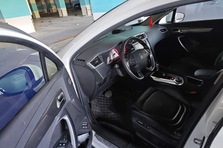 Used DS 6 2014 1.6T Luxury Edition THP160 Driver Seat