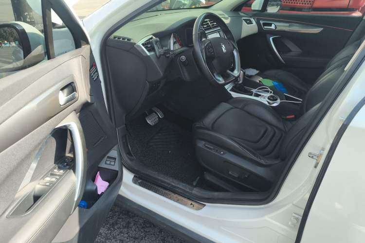 Used DS 6 2014 1.6T Luxury Edition THP200 Driver Seat