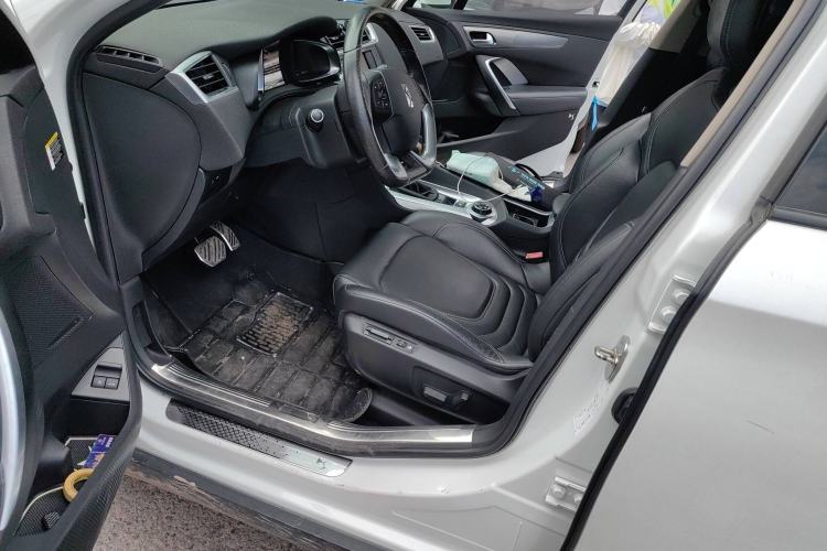 Used DS 6 2014 1.6T Luxury Edition THP160 Driver Seat