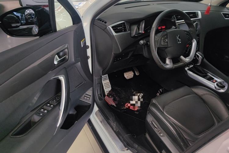 Used DS 6 2014 1.6T Luxury Edition THP200 Driver Seat