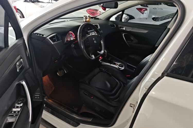 Used DS 6 2014 1.6T Luxury Edition THP160 Driver Seat