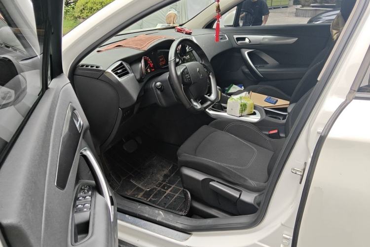 Used DS 6 2014 1.6T Elegant Version THP160 Driver Seat