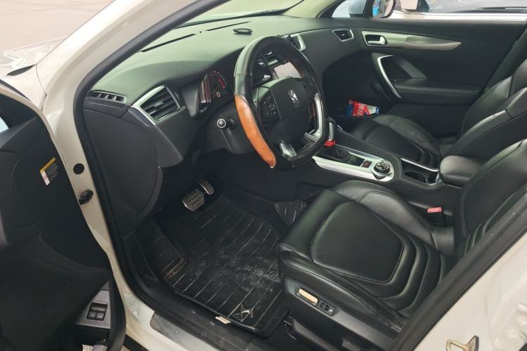 Used DS 6 2014 1.6T Luxury Edition THP200 Driver Seat