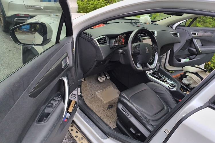 Used DS 6 2014 1.6T Luxury Edition THP200 Driver Seat