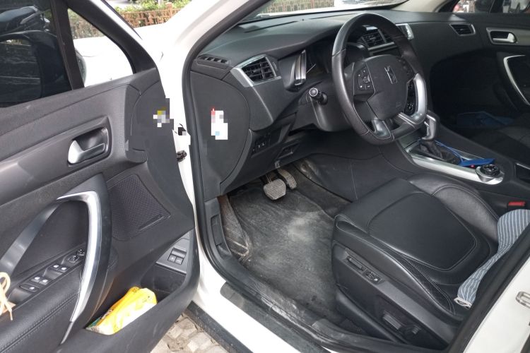 Used DS 6 2014 1.6T Luxury Edition THP160 Driver Seat