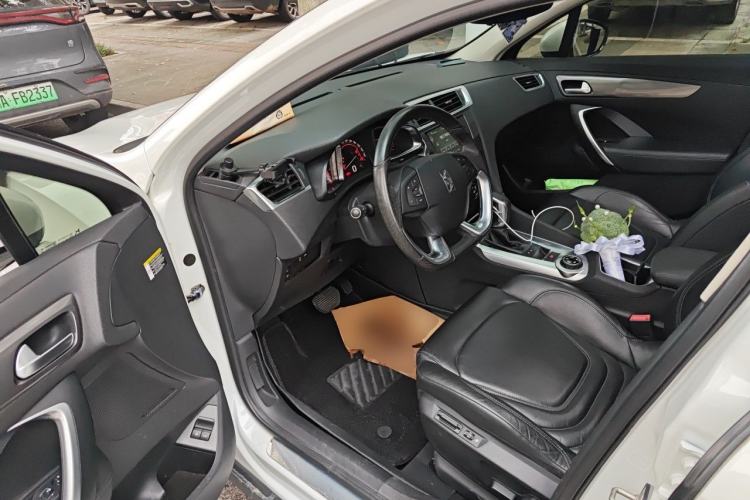 Used DS 6 2014 1.6T Luxury Edition THP160 Driver Seat