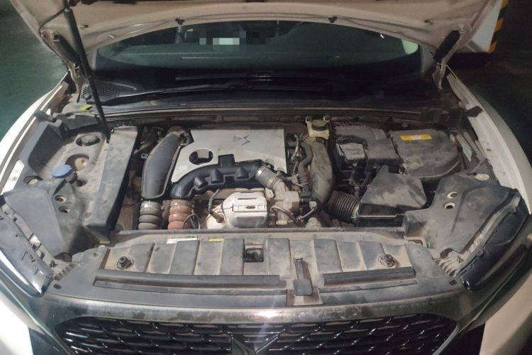 Used DS 6 2014 1.6T Luxury Edition THP160 Engine Bay