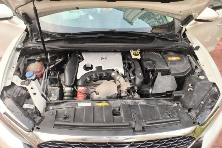 Used DS 6 2014 1.6T Luxury Edition THP160 Engine Bay