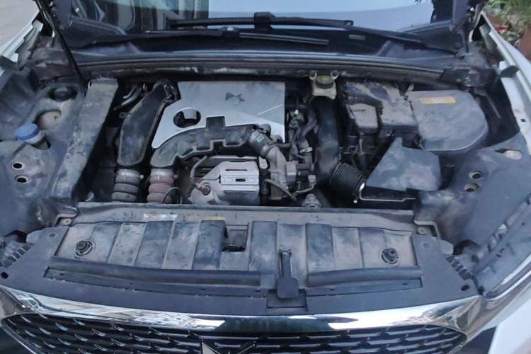 Used DS 6 2014 1.6T Luxury Edition THP160 Engine Bay