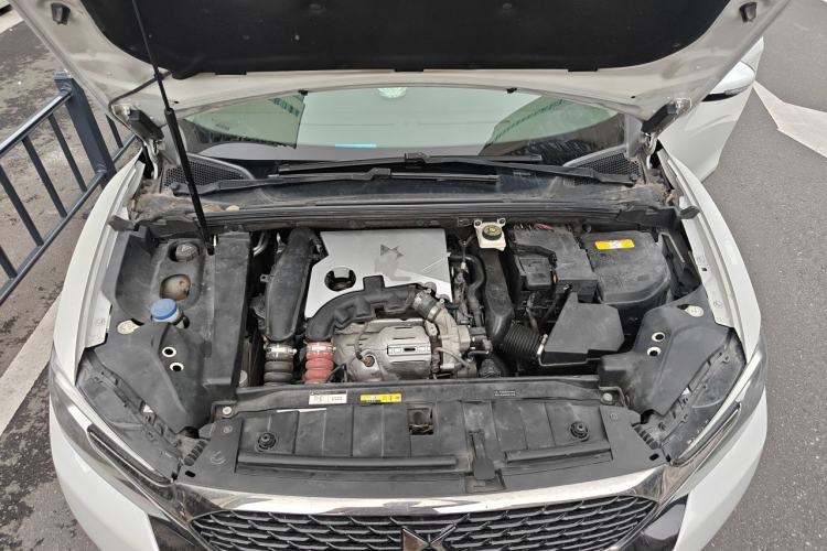 Used DS 6 2014 1.6T Luxury Edition THP160 Engine Bay