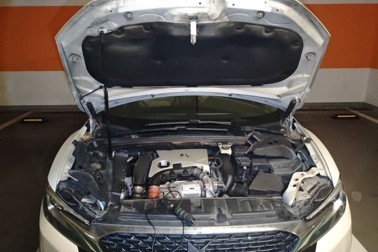 Used DS 6 2014 1.6T Luxury Edition THP160 Engine Bay