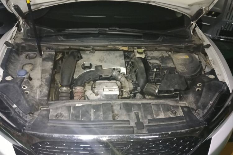 Used DS 6 2014 1.6T Luxury Edition THP160 Engine Bay