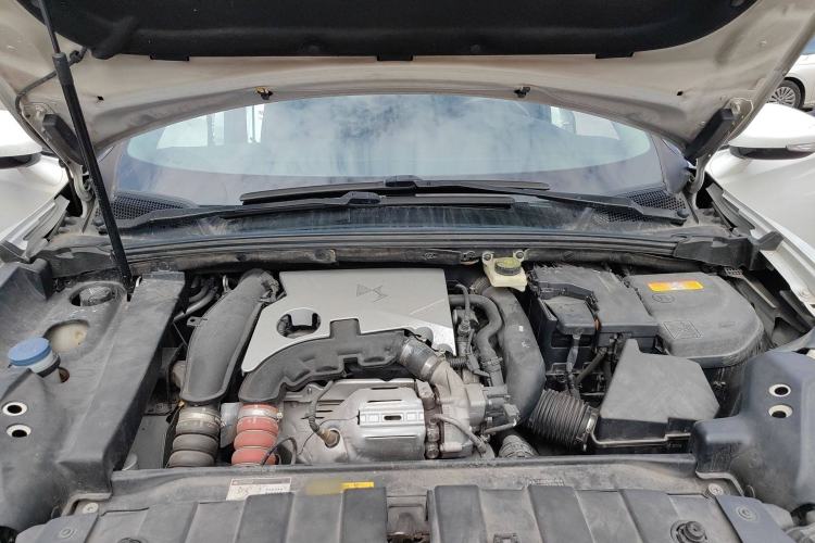 Used DS 6 2014 1.6T Luxury Edition THP160 Engine Bay