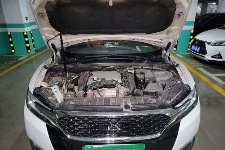 Used DS 6 2014 1.6T Luxury Edition THP160 Engine Bay