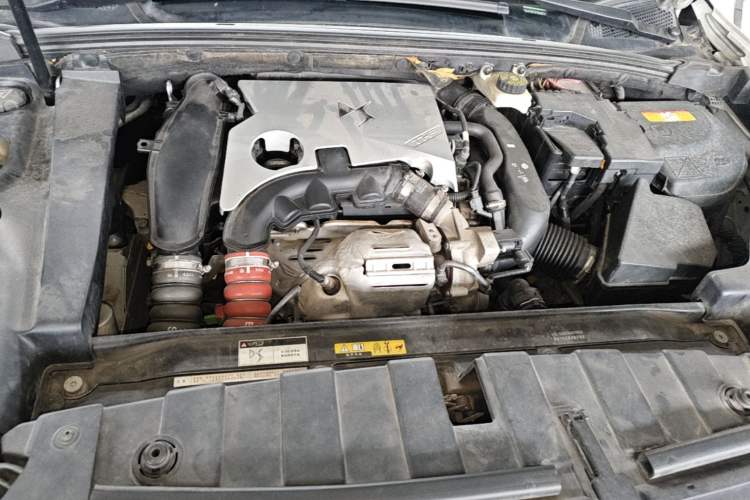 Used DS 6 2014 1.6T Luxury Edition THP160 Engine Bay