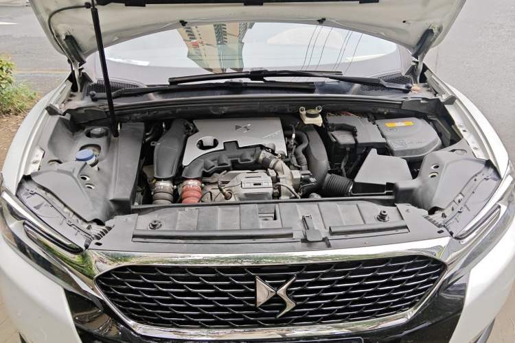 Used DS 6 2014 1.6T Elegant Version THP160 Engine Bay