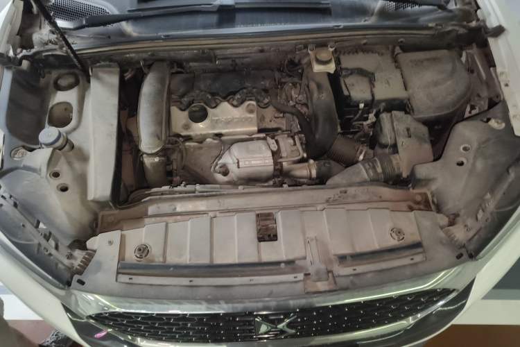 Used DS 6 2014 1.6T Luxury Edition THP200 Engine Bay