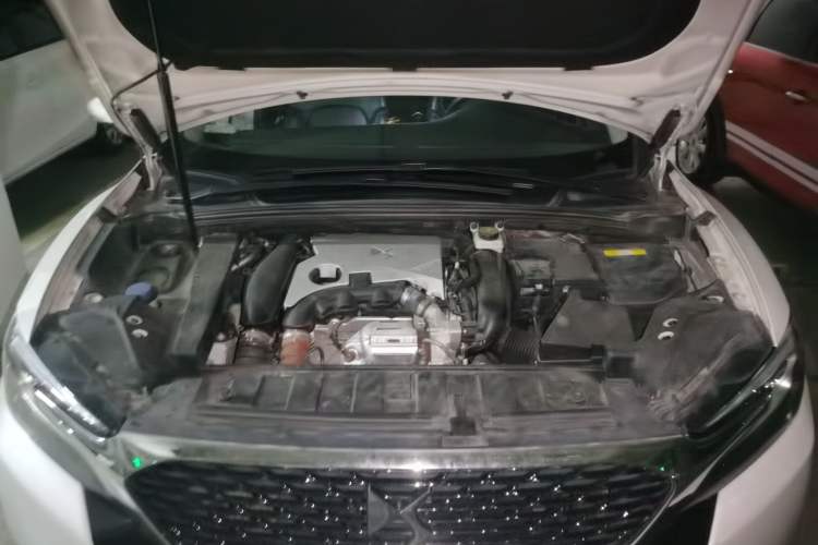Used DS 6 2014 1.6T Luxury Edition THP160 Engine Bay