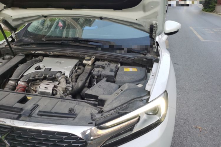 Used DS 6 2014 1.6T Elegant Version THP160 Engine Bay Left