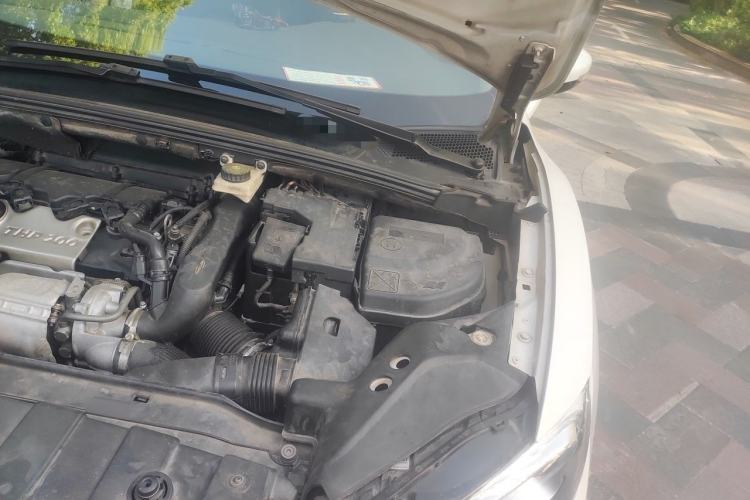 Used DS 6 2014 1.6T Luxury Edition THP200 Engine Bay Left