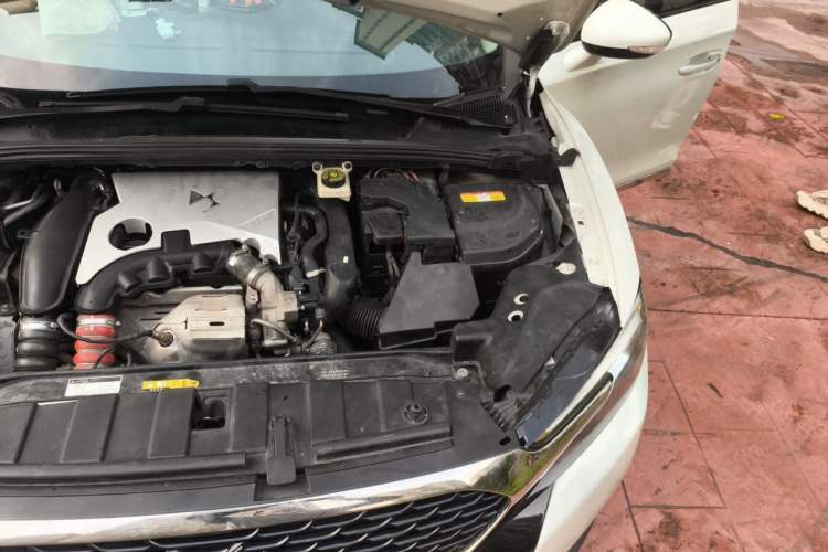 Used DS 6 2014 1.6T Luxury Edition THP160 Engine Bay Left