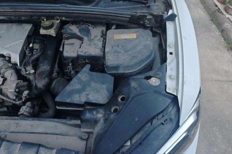 Used DS 6 2014 1.6T Luxury Edition THP160 Engine Bay Left
