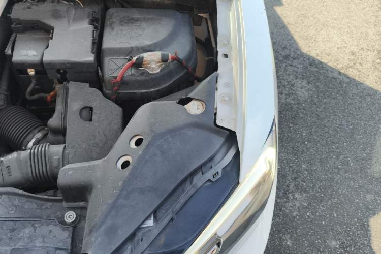 Used DS 6 2014 1.6T Luxury Edition THP200 Engine Bay Left