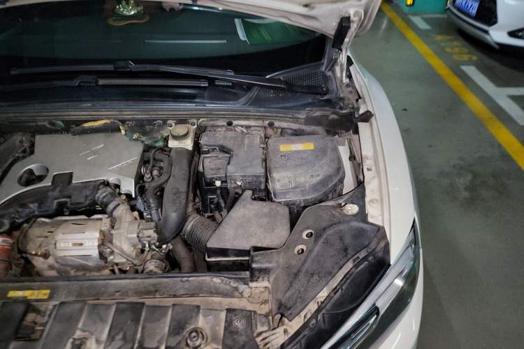 Used DS 6 2014 1.6T Luxury Edition THP160 Engine Bay Left