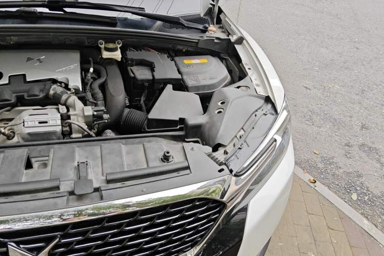 Used DS 6 2014 1.6T Elegant Version THP160 Engine Bay Left