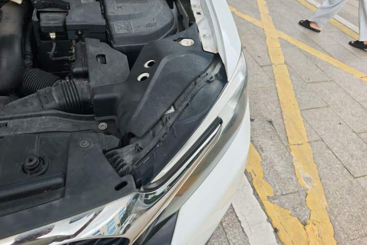 Used DS 6 2014 1.6T Luxury Edition THP200 Engine Bay Left