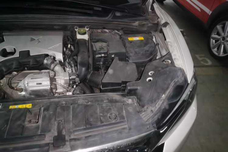 Used DS 6 2014 1.6T Luxury Edition THP160 Engine Bay Left
